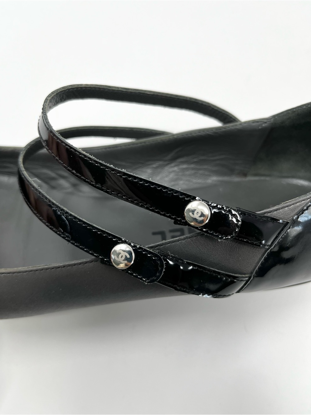 Chanel Mary Jane Janes Ballet Flats Black Gray Cap Toe Two Tone CC Logo 40 10 - Picture 4 of 12